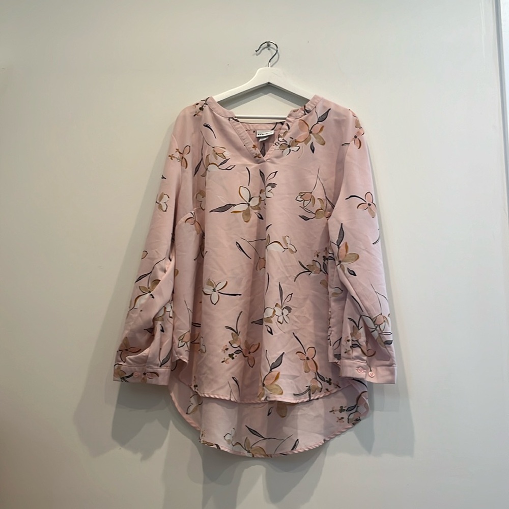 “Ava & Viv” Size 2X blush pink blouse with flowers